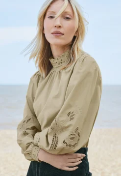 Button-Back Blouse*Wrap London Shop