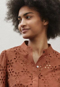 Cutwork Blouse*Wrap London Discount