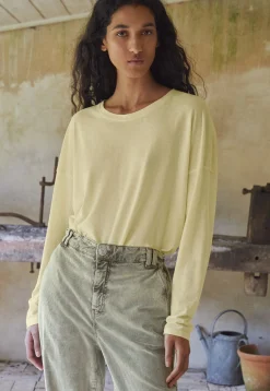 Drop-Shoulder Top*Wrap London Best