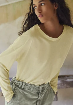 Drop-Shoulder Top*Wrap London Best