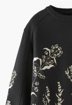 Embroidered Sweatshirt*Wrap London Hot
