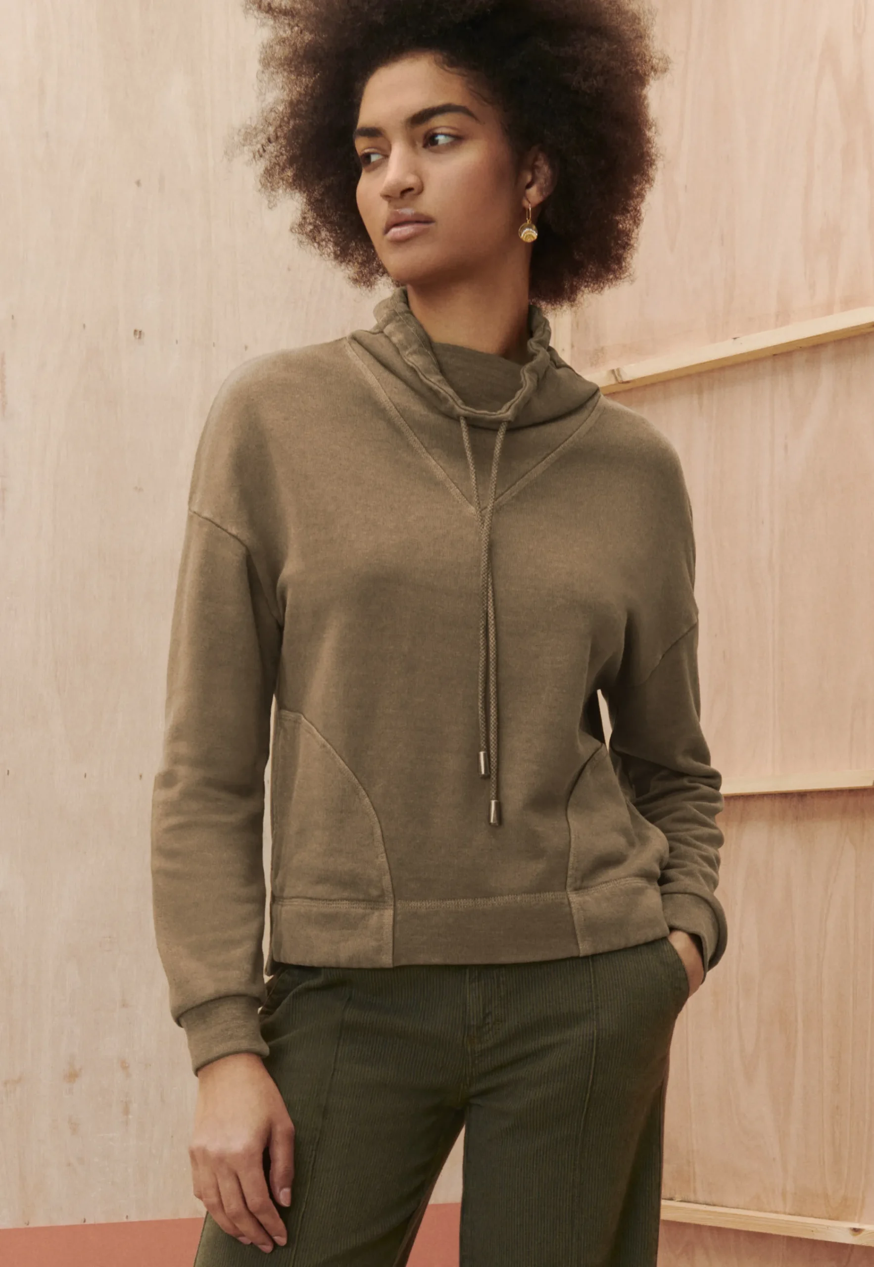 Funnel-Neck Sweatshirt*Wrap London Clearance