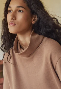 Funnel-Neck Sweatshirt*Wrap London Best