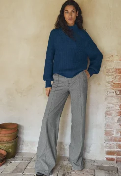 High-Neck Sweater*Wrap London New