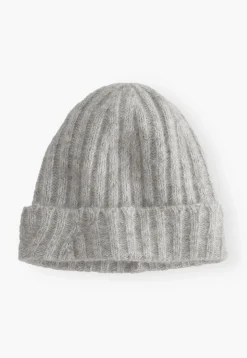 Knitted Hat*Wrap London Store