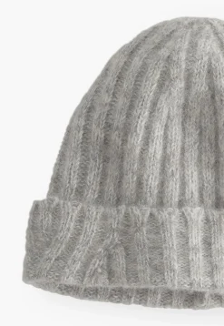 Knitted Hat*Wrap London Store