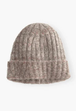 Knitted Hat*Wrap London Store