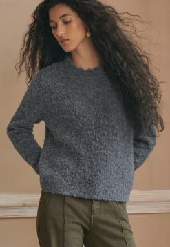 Round-Neck Sweater*Wrap London Discount