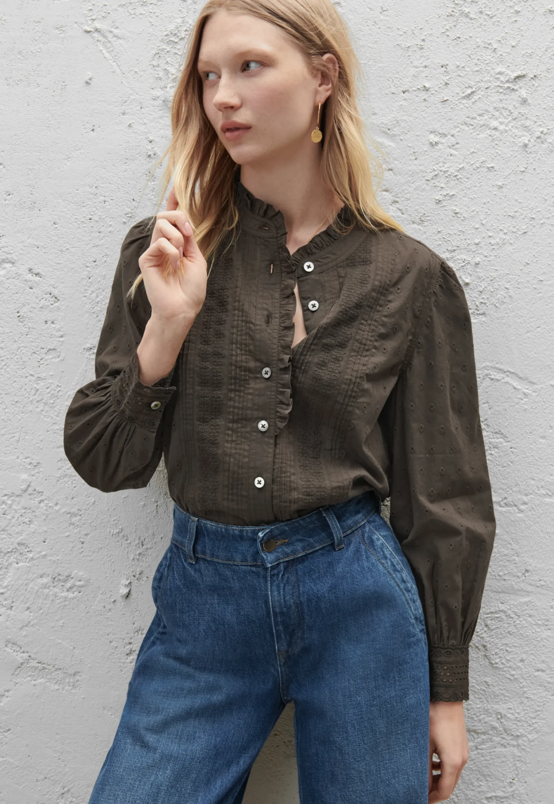 Ruffle-Neck Broderie Blouse*Wrap London Cheap