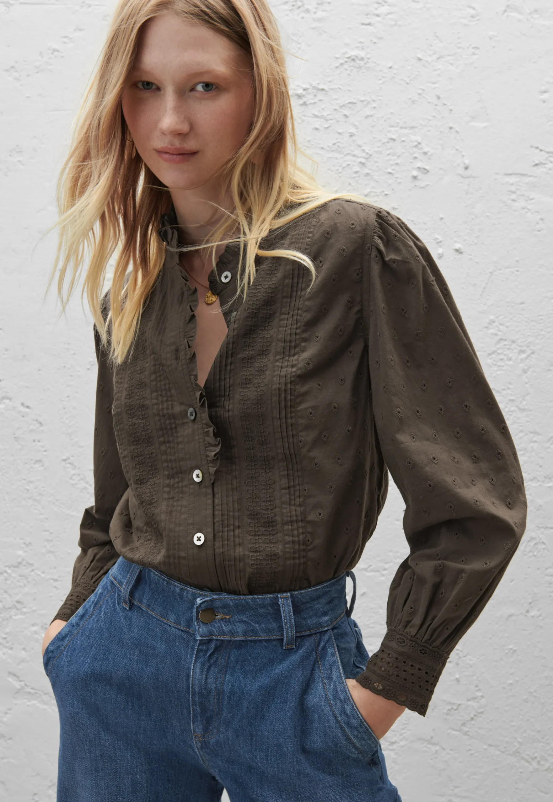 Ruffle-Neck Broderie Blouse*Wrap London Cheap
