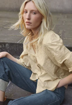 Schiffli Blouse*Wrap London Hot