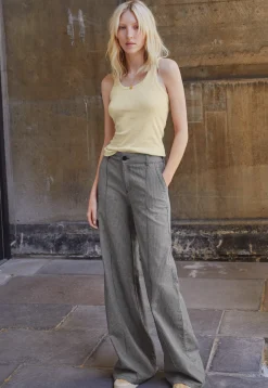 Scoop-Neck Vest*Wrap London Cheap