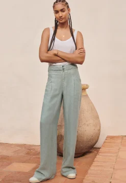 Scoop-Neck Vest*Wrap London Flash Sale